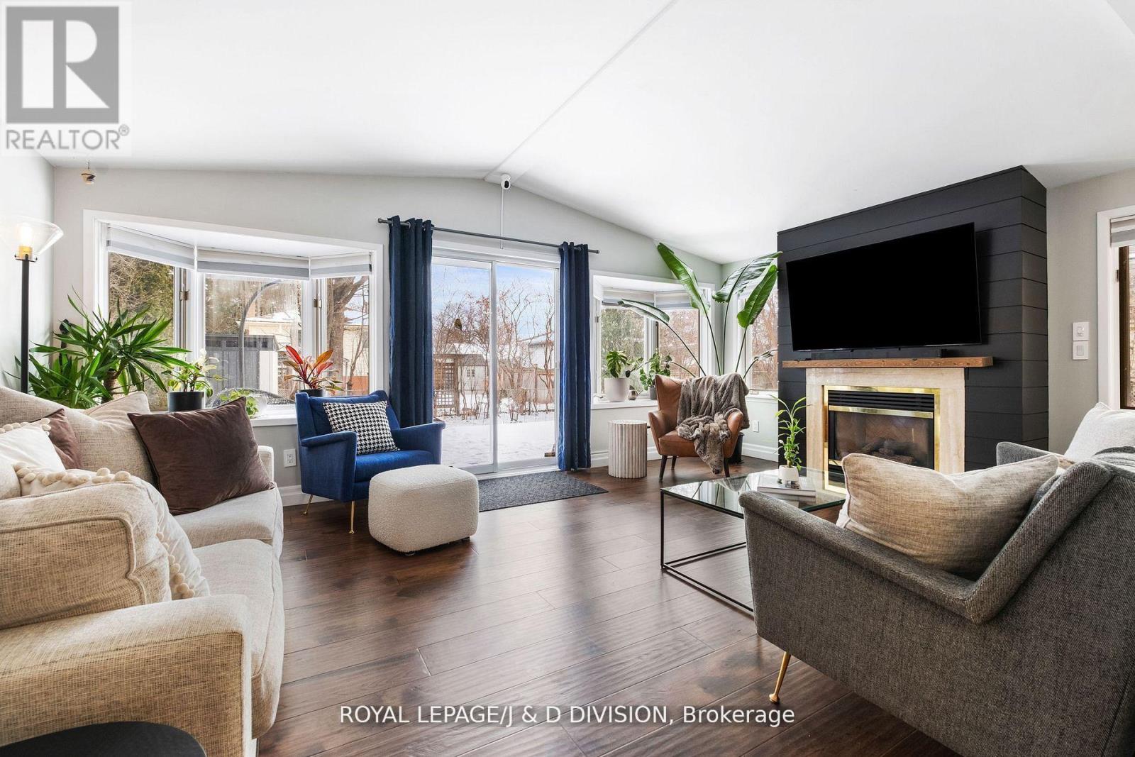 4226 LONGMOOR DRIVE, Burlington, Ontario