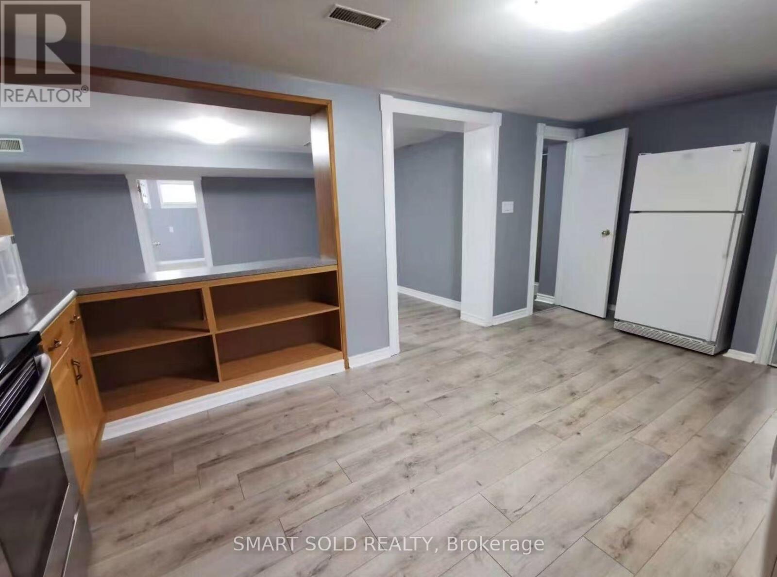 5375 Turney Drive, Mississauga, Ontario  L5M 1Z4 - Photo 4 - W12538394