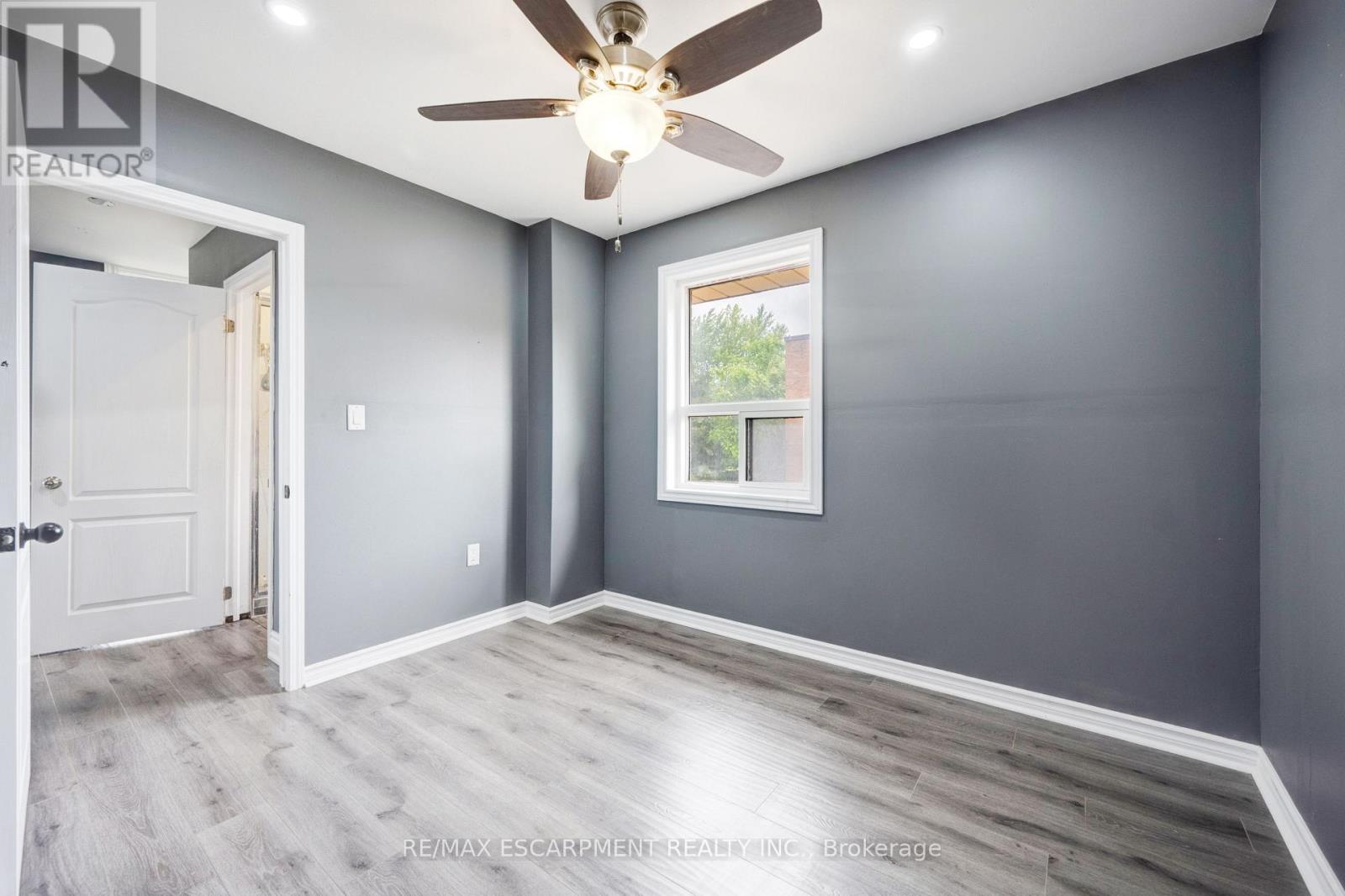 61 Clarence Street, Brampton, Ontario  L6W 1S4 - Photo 28 - W12538414