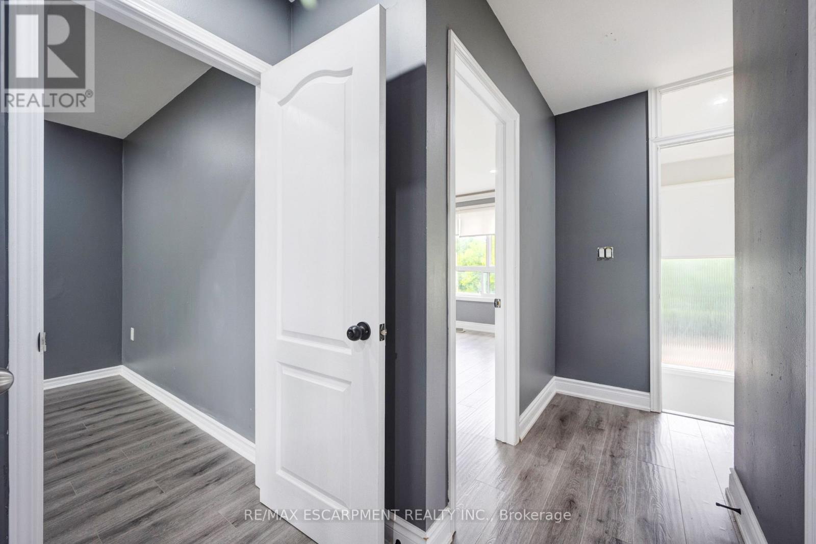 61 Clarence Street, Brampton, Ontario  L6W 1S4 - Photo 29 - W12538414