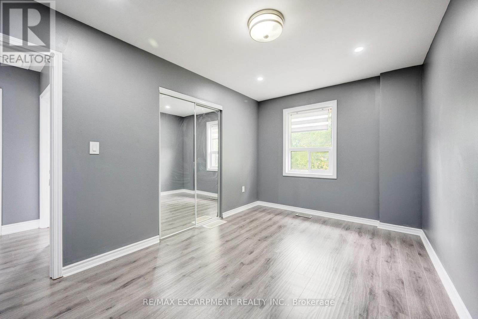 61 Clarence Street, Brampton, Ontario  L6W 1S4 - Photo 31 - W12538414