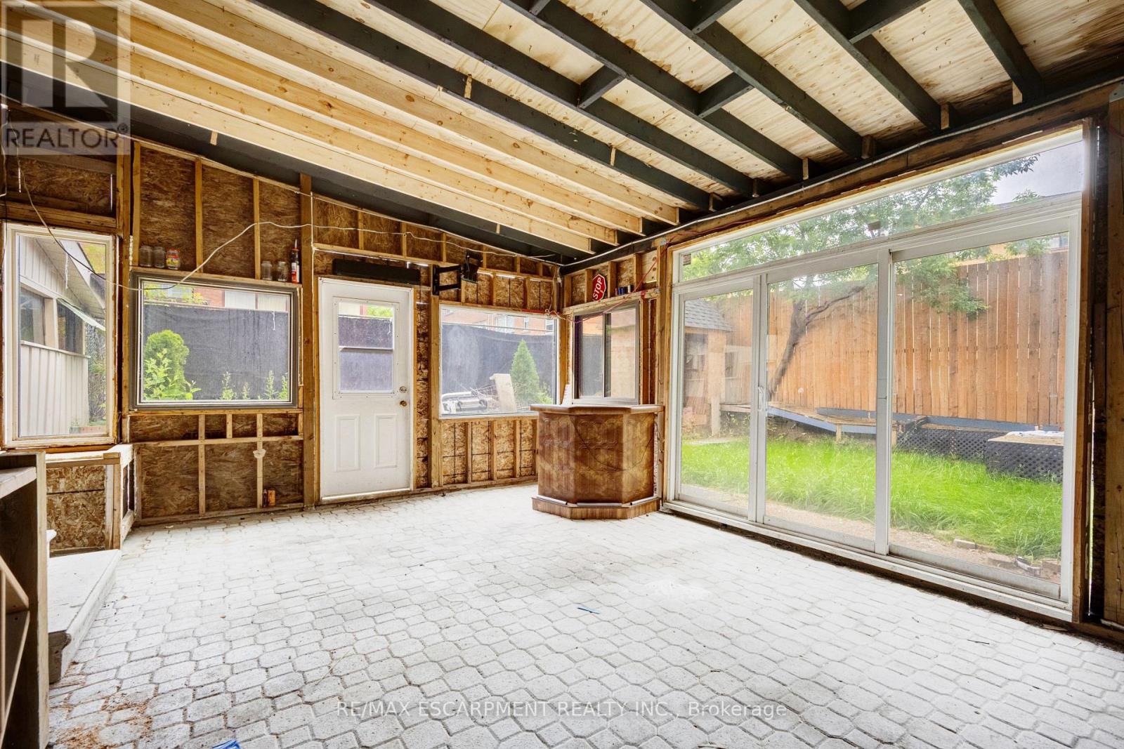 61 Clarence Street, Brampton, Ontario  L6W 1S4 - Photo 47 - W12538414