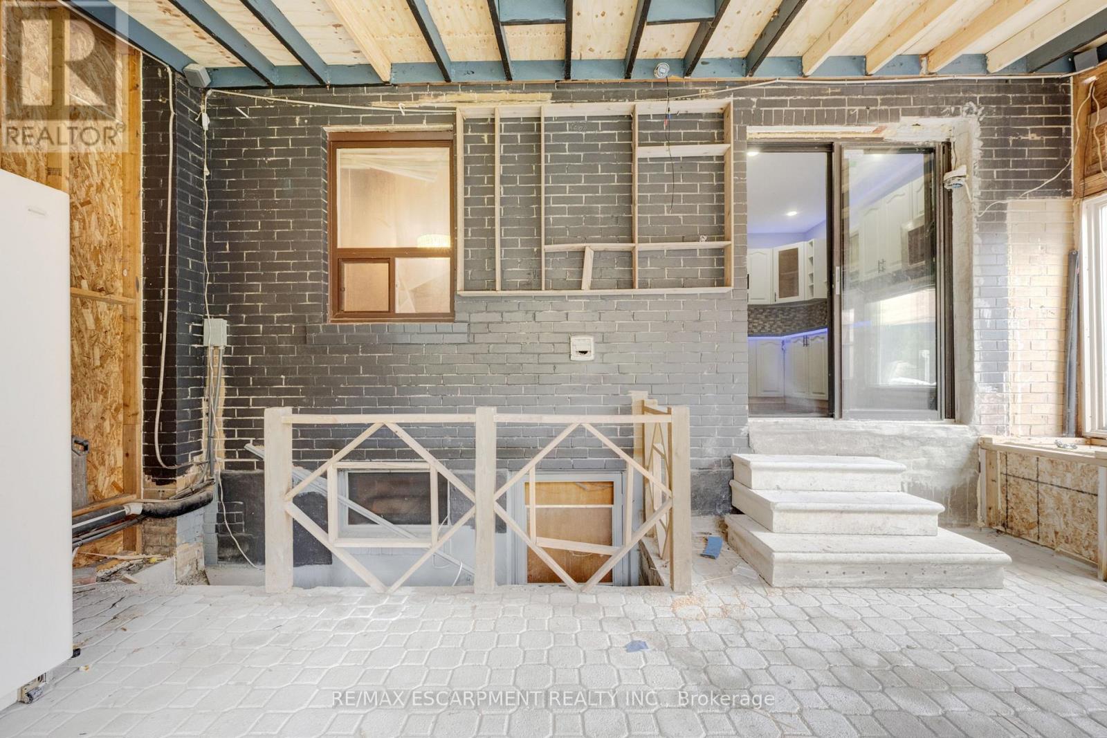 61 Clarence Street, Brampton, Ontario  L6W 1S4 - Photo 49 - W12538414