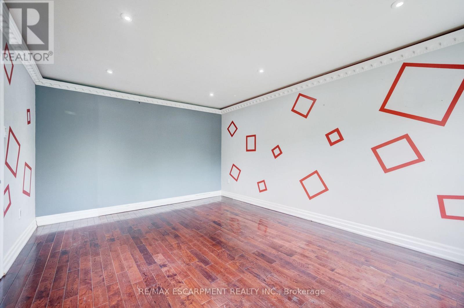 61 Clarence Street, Brampton, Ontario  L6W 1S4 - Photo 7 - W12538414