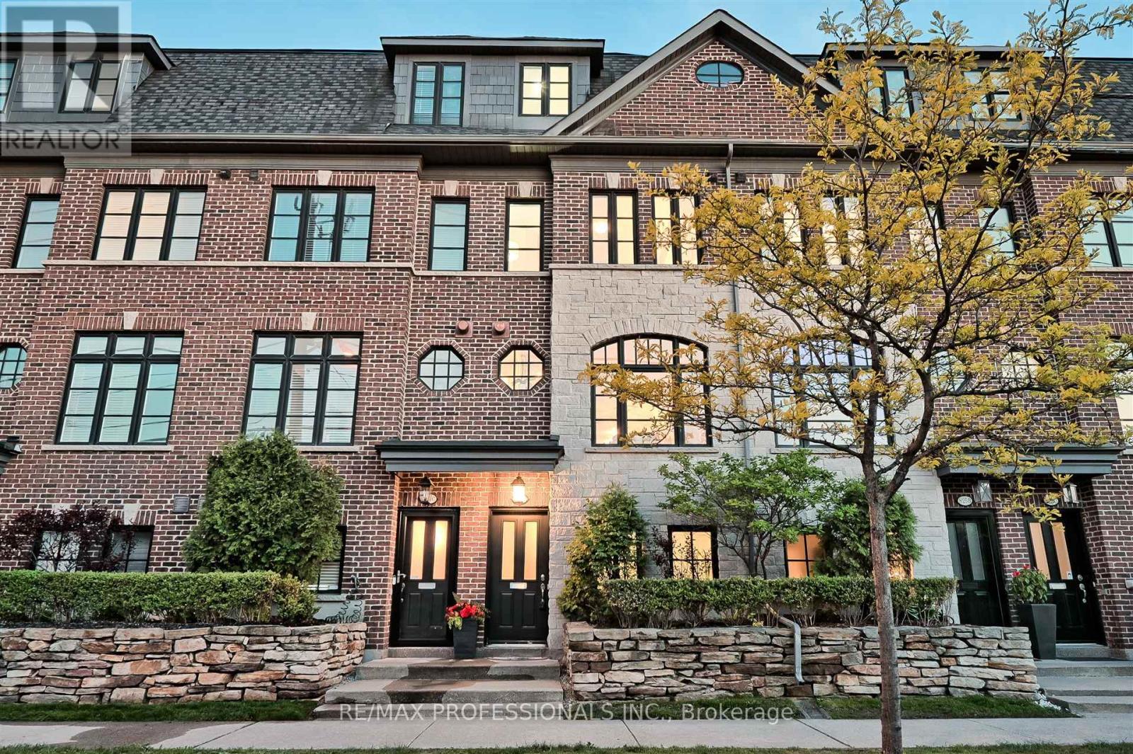 825A OXFORD STREET, Toronto, Ontario