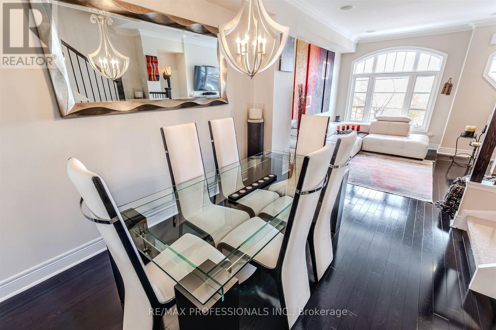 825a Oxford Street, Toronto, Ontario  M8Y 1E6 - Photo 15 - W12538448