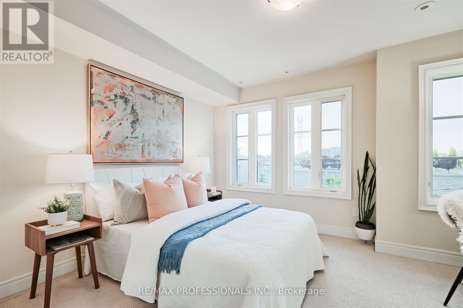 825a Oxford Street, Toronto, Ontario  M8Y 1E6 - Photo 22 - W12538448