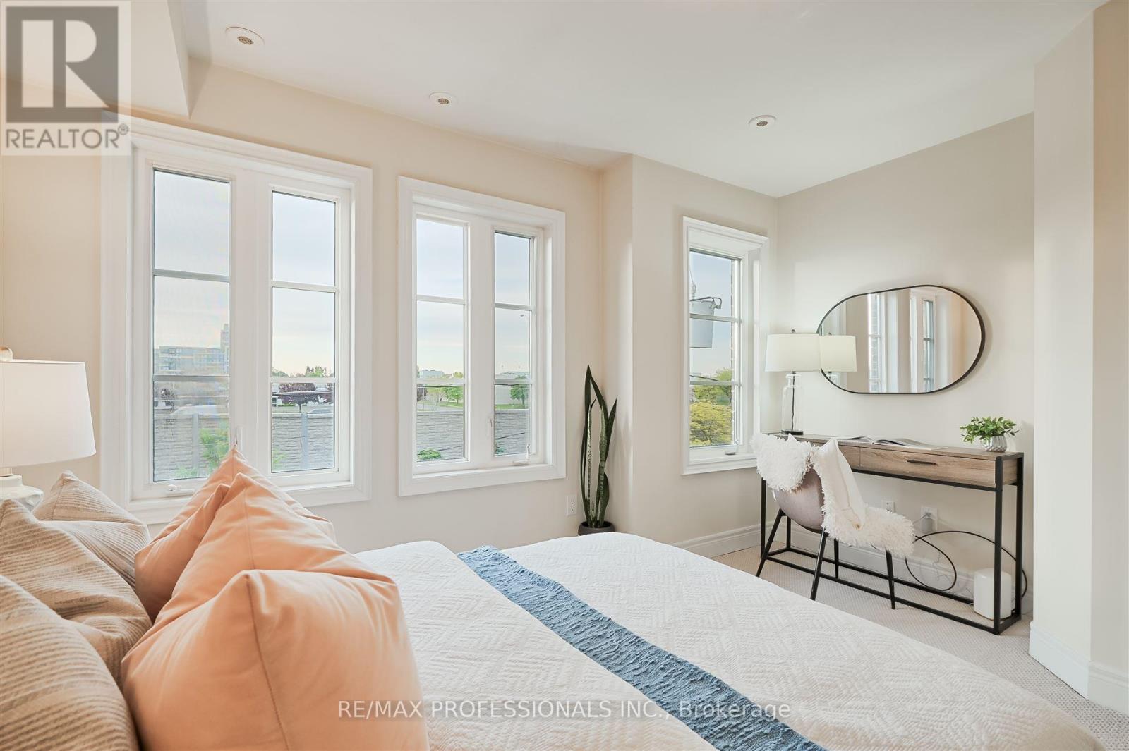 825a Oxford Street, Toronto, Ontario  M8Y 1E6 - Photo 23 - W12538448