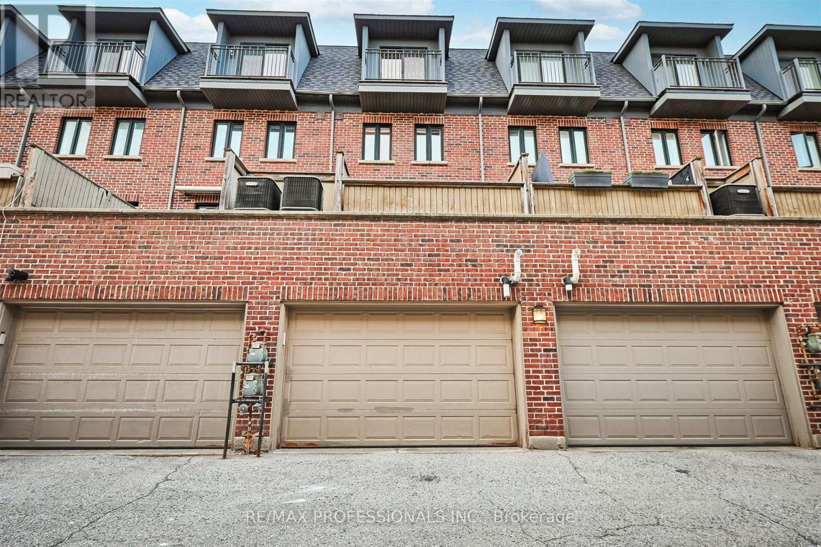 825a Oxford Street, Toronto, Ontario  M8Y 1E6 - Photo 42 - W12538448