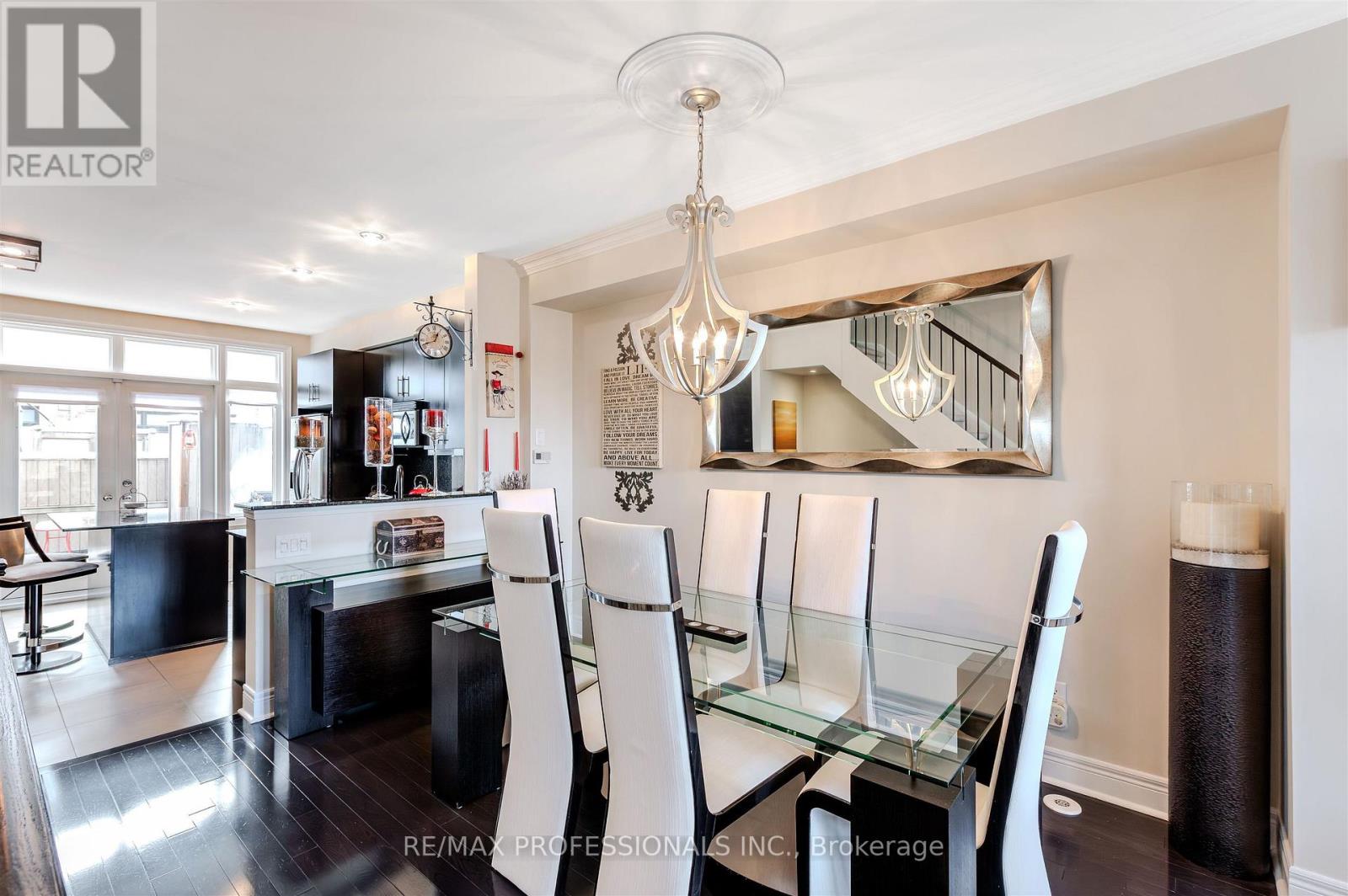 825a Oxford Street, Toronto, Ontario  M8Y 1E6 - Photo 6 - W12538448