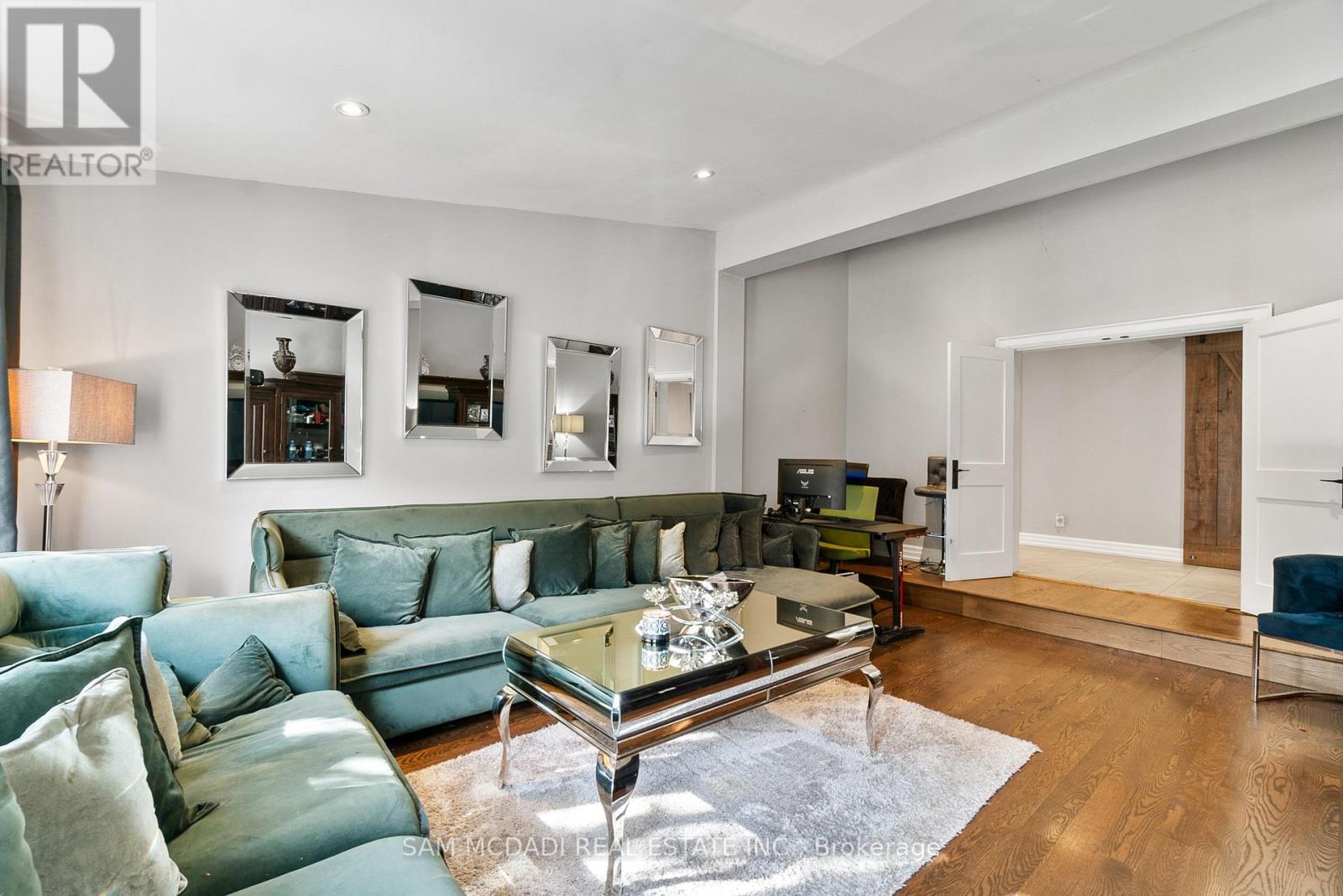 2552 Jarvis Street, Mississauga, Ontario  L5C 2P6 - Photo 21 - W12538476