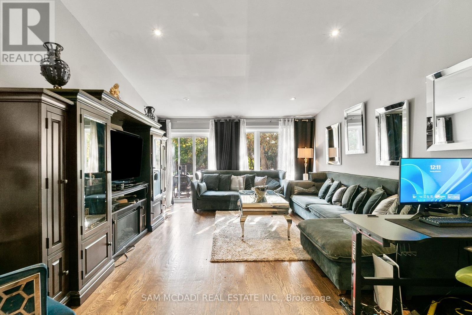 2552 Jarvis Street, Mississauga, Ontario  L5C 2P6 - Photo 22 - W12538476