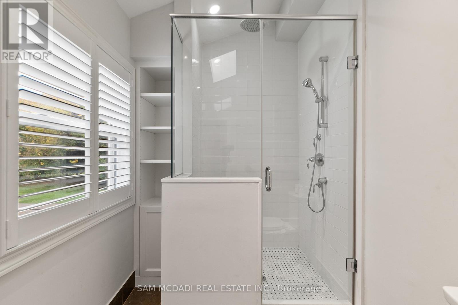 2552 Jarvis Street, Mississauga, Ontario  L5C 2P6 - Photo 35 - W12538476