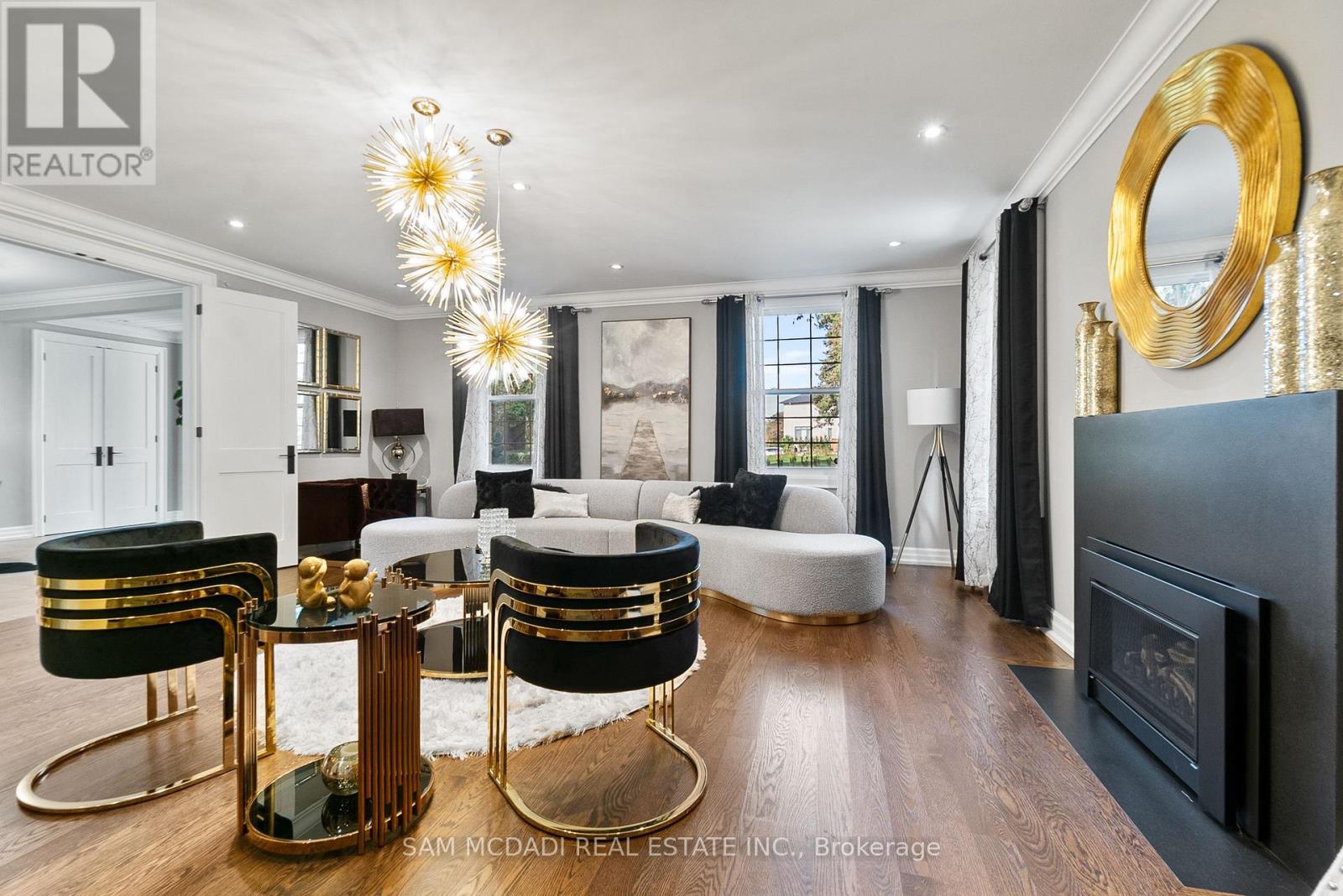 2552 Jarvis Street, Mississauga, Ontario  L5C 2P6 - Photo 6 - W12538476