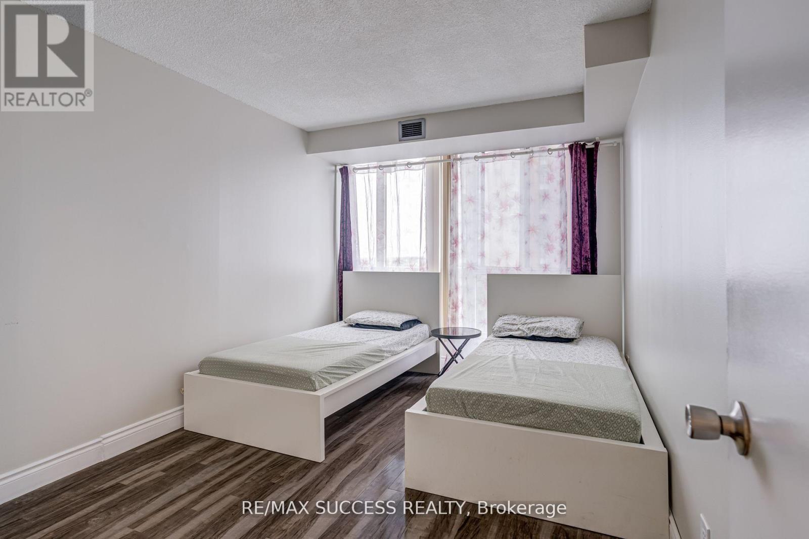 713 - 145 Hillcrest Avenue, Mississauga, Ontario  L5B 3Z1 - Photo 15 - W12538482