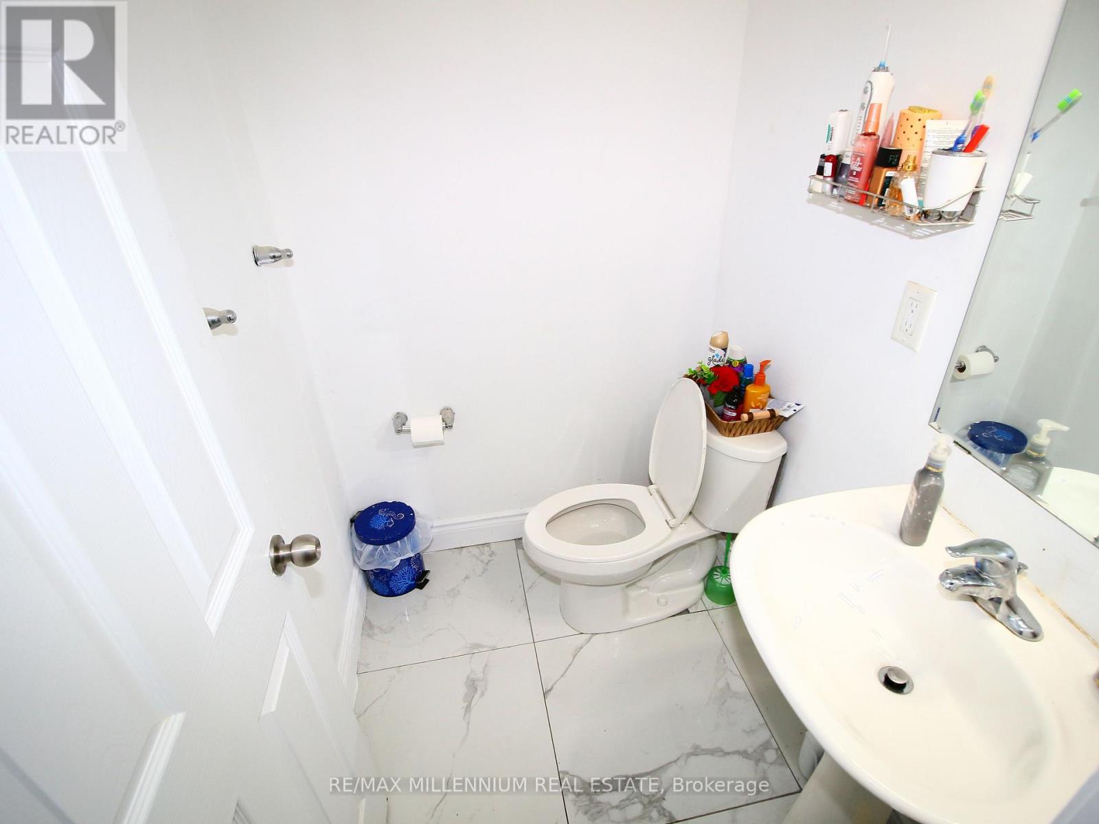 52 Vanhorne Close, Brampton, Ontario  L7A 0X8 - Photo 18 - W12538486