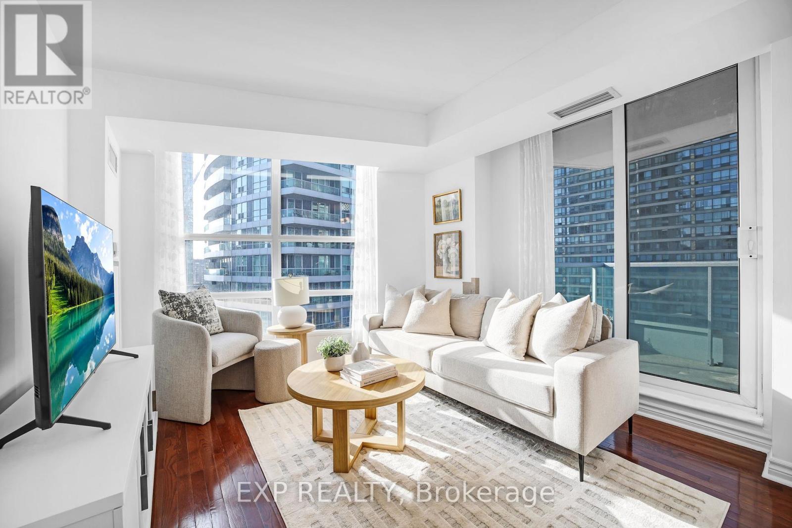 1005 - 1 Elm Drive W, Mississauga, Ontario  L5B 4M1 - Photo 10 - W12538502