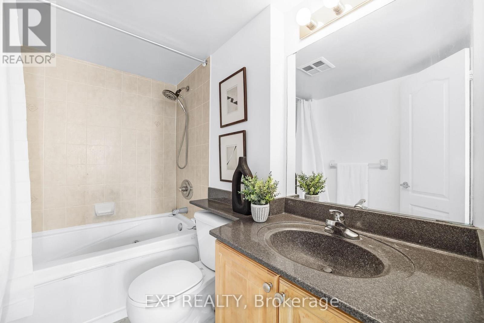 1005 - 1 Elm Drive W, Mississauga, Ontario  L5B 4M1 - Photo 7 - W12538502