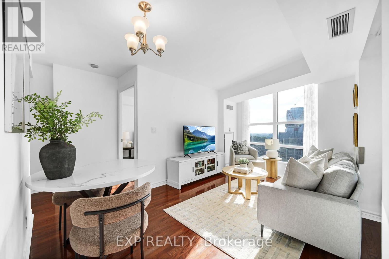 1005 - 1 Elm Drive W, Mississauga, Ontario  L5B 4M1 - Photo 9 - W12538502