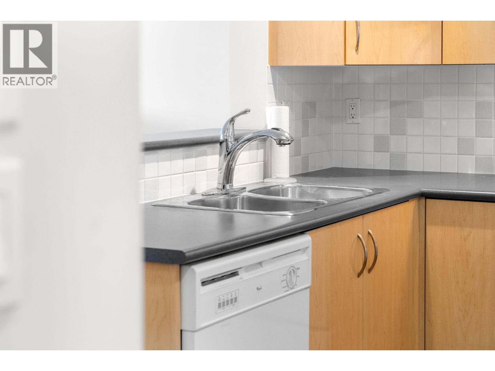 405 305 Lonsdale Avenue, North Vancouver, British Columbia  V7M 2G3 - Photo 15 - R3066765