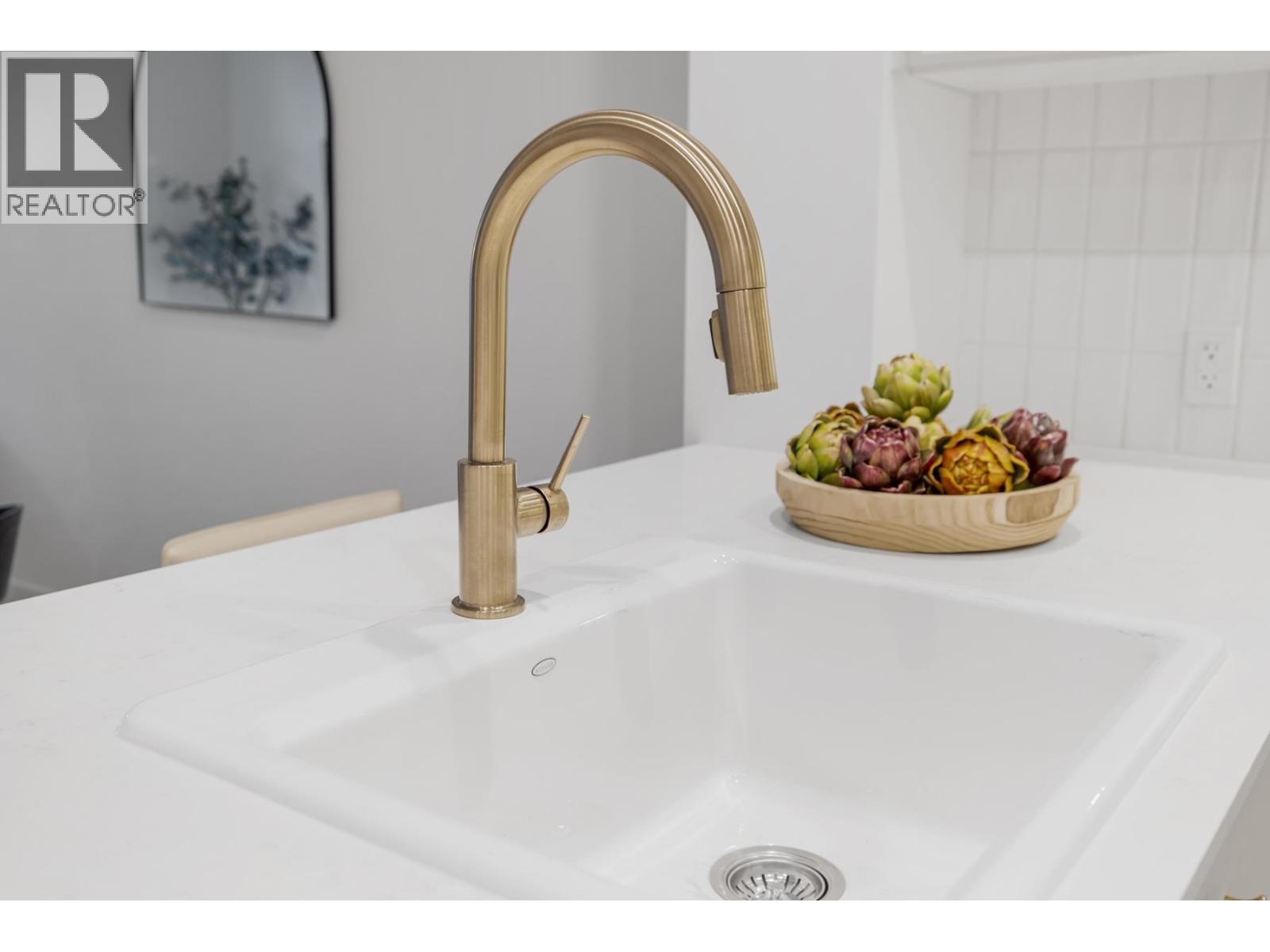 109 708 Edgar Avenue, Coquitlam, British Columbia  V3K 2J4 - Photo 3 - R3066781