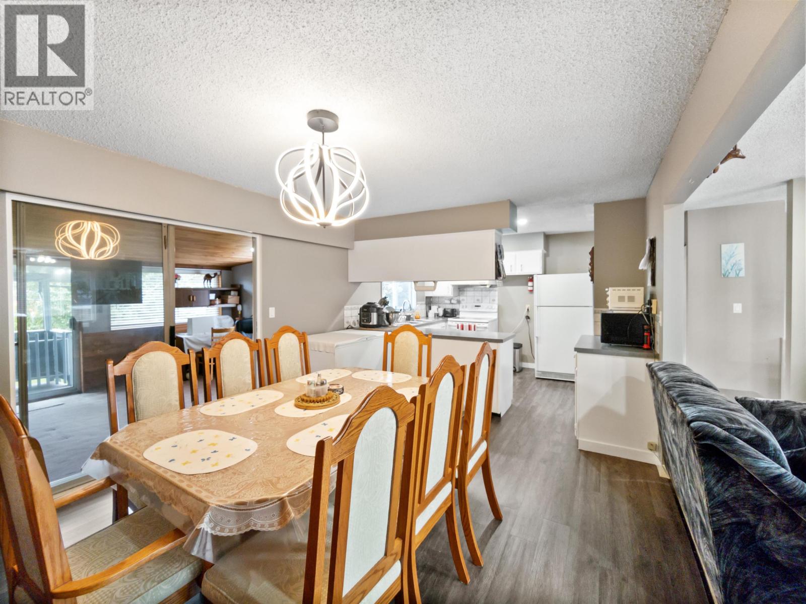 38143 Hemlock Avenue, Squamish, British Columbia  V8B 0X6 - Photo 7 - R3066739