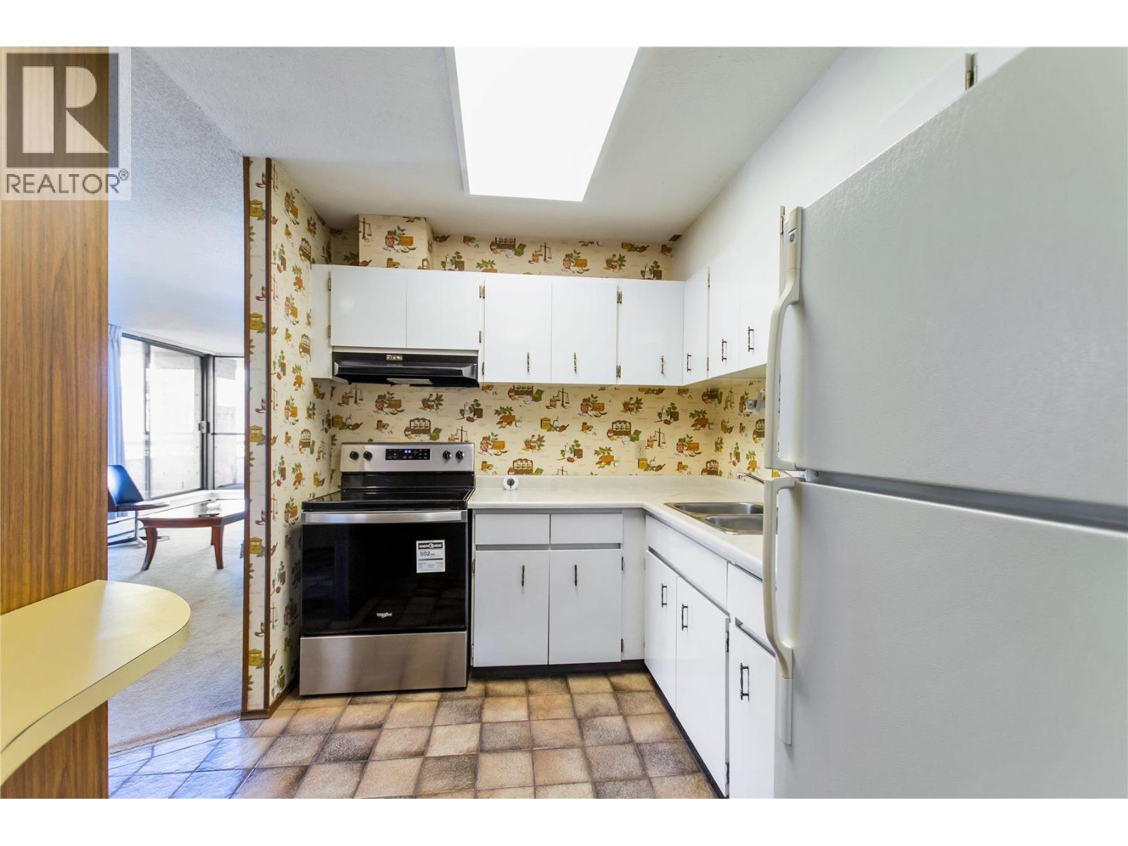 2402 3755 Bartlett Court, Burnaby, British Columbia  V3J 7G7 - Photo 10 - R3066715