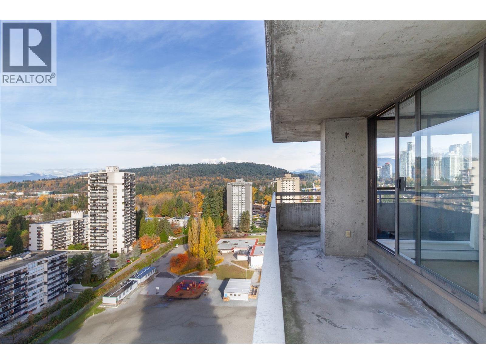 2402 3755 Bartlett Court, Burnaby, British Columbia  V3J 7G7 - Photo 5 - R3066715