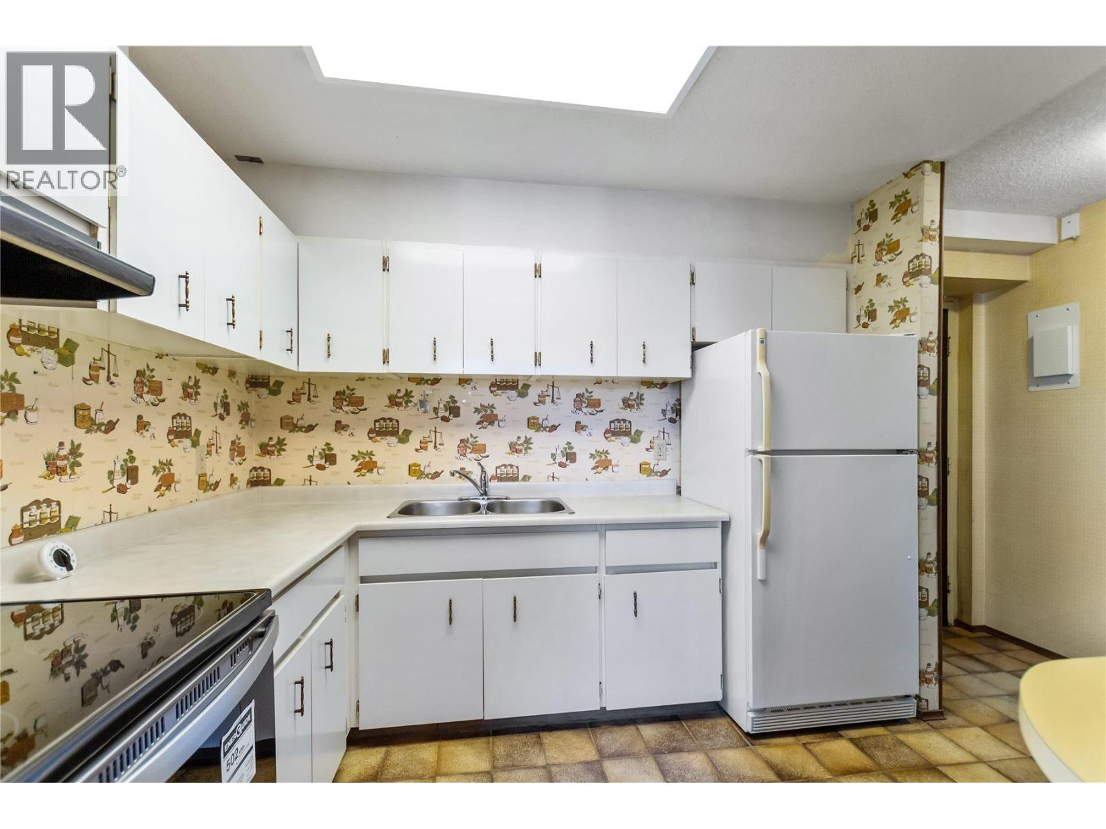 2402 3755 Bartlett Court, Burnaby, British Columbia  V3J 7G7 - Photo 9 - R3066715