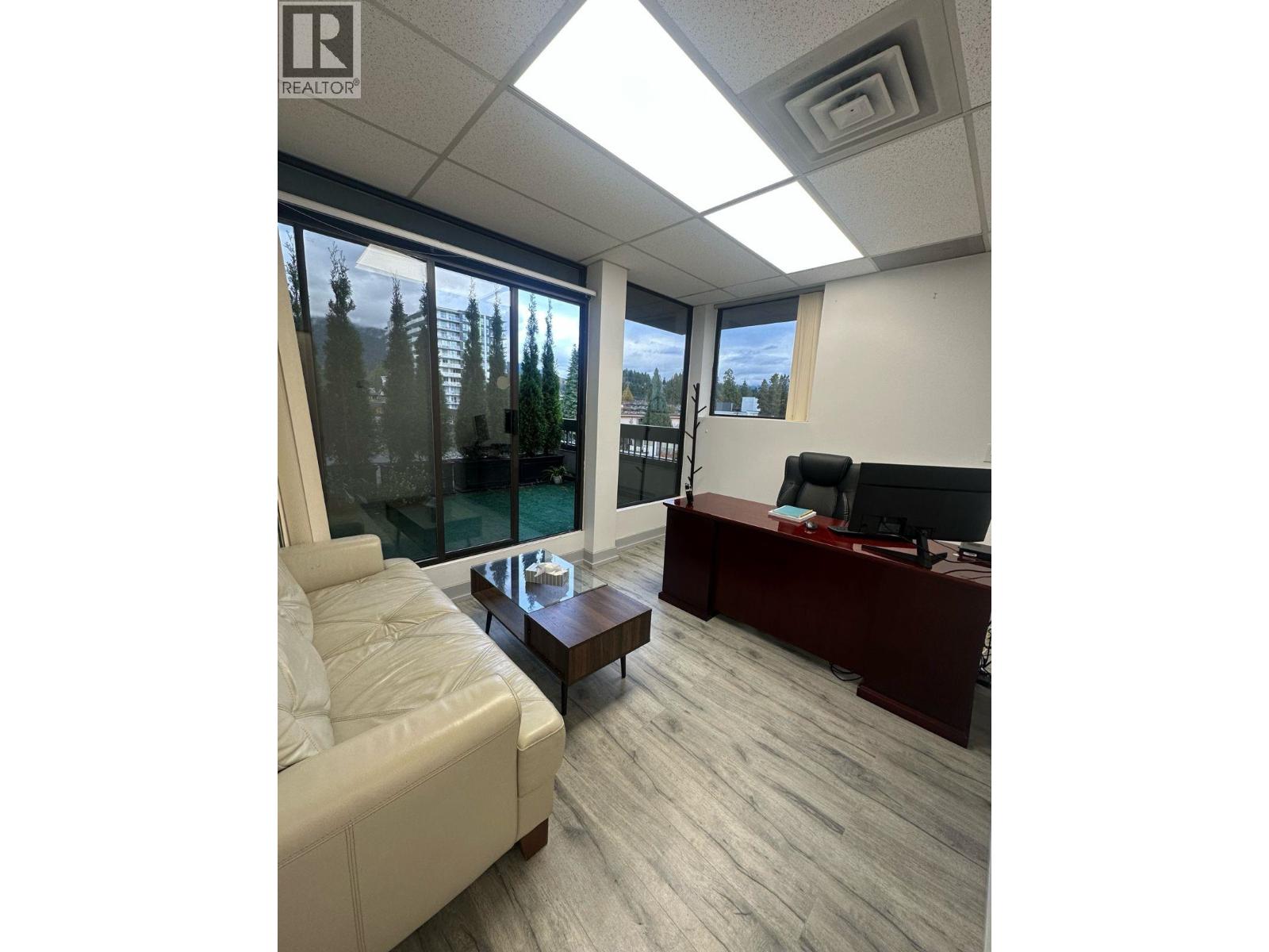 303 126 E 15th Street, North Vancouver, British Columbia  V7L 2P9 - Photo 2 - C8073716