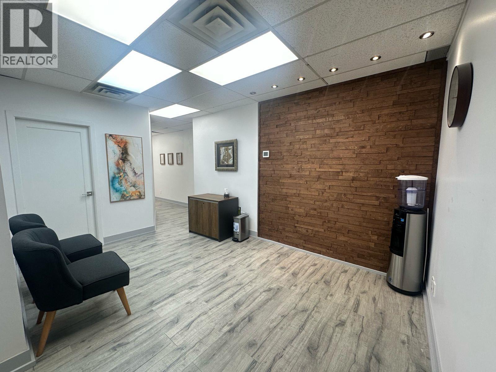 303 126 E 15th Street, North Vancouver, British Columbia  V7L 2P9 - Photo 4 - C8073716