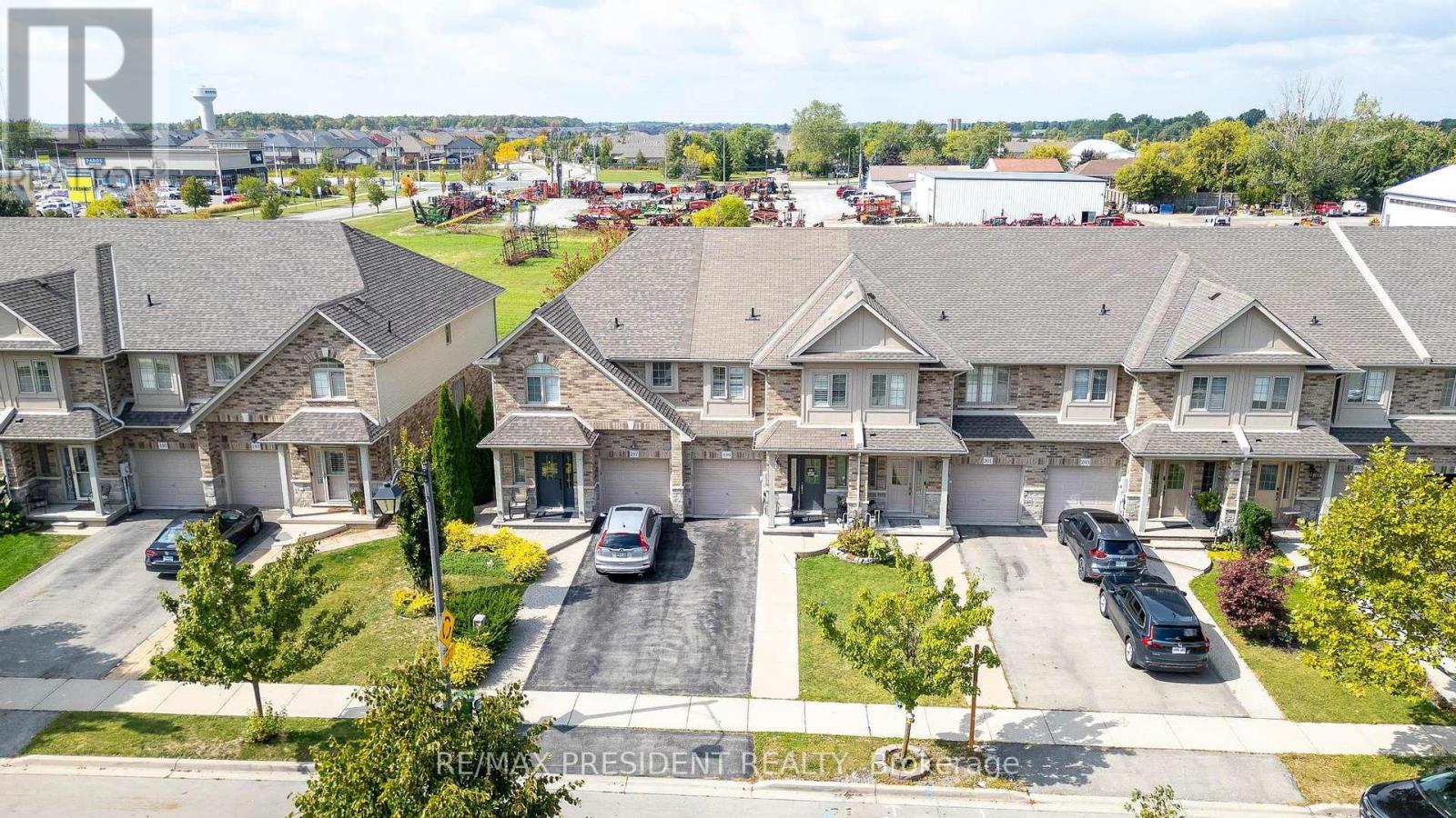 199 Tanglewood Drive, Hamilton, Ontario  L0R 1C0 - Photo 2 - X12538288