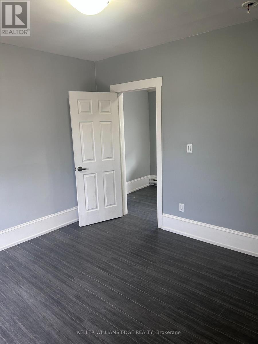 Upper - 202 Nelson Street, Brantford, Ontario  N3S 4C1 - Photo 6 - X12538426