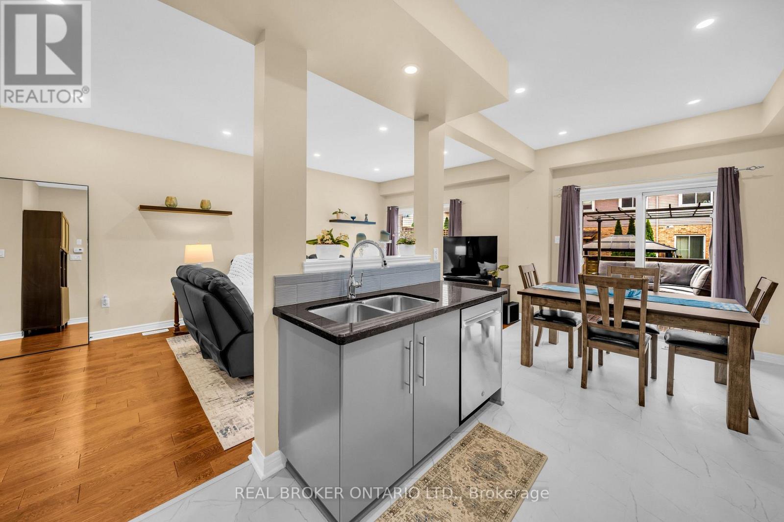 22 - 40 Dartmouth Gate, Hamilton, Ontario  L8E 0C4 - Photo 12 - X12538428