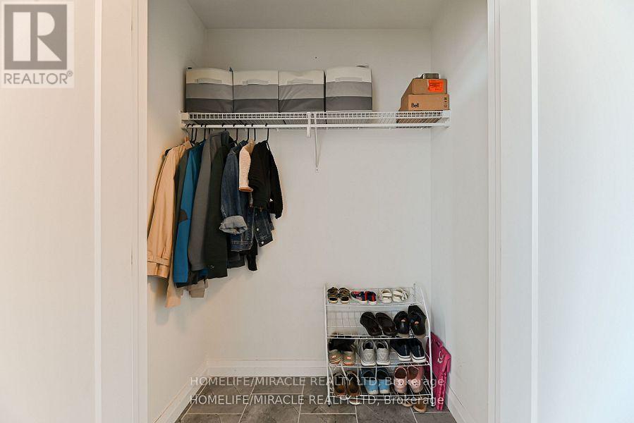 15 - 35 Midhurst Heights, Hamilton, Ontario  L8J 0K9 - Photo 17 - X12538442