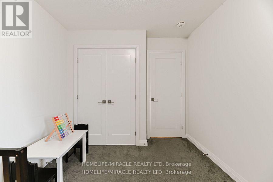 15 - 35 Midhurst Heights, Hamilton, Ontario  L8J 0K9 - Photo 29 - X12538442