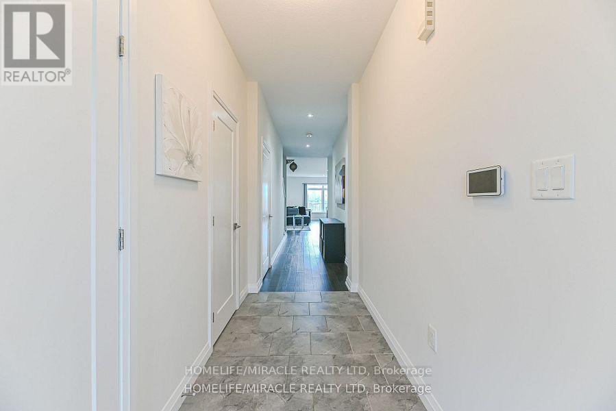 15 - 35 Midhurst Heights, Hamilton, Ontario  L8J 0K9 - Photo 4 - X12538442