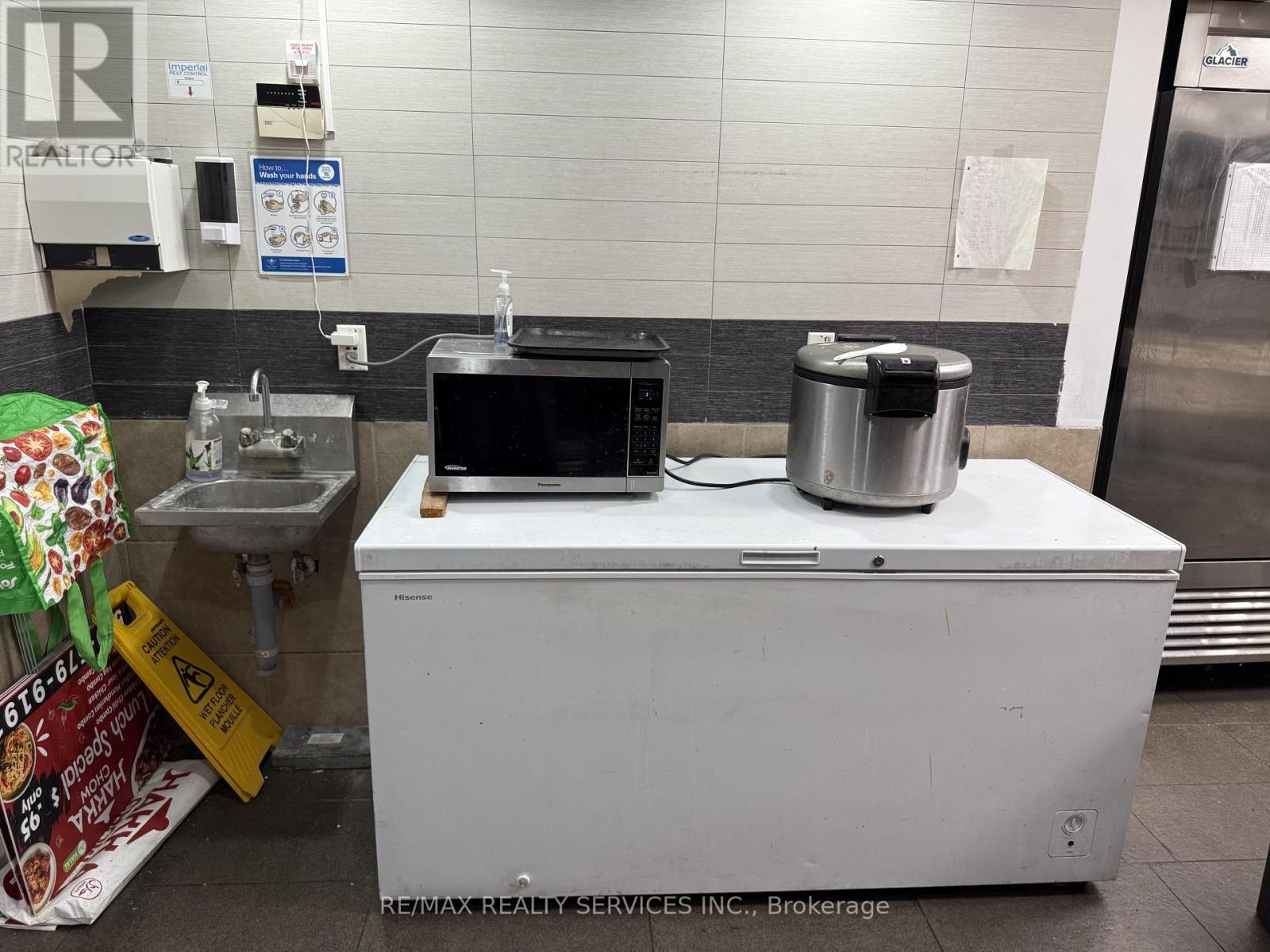 325 Max Becker Drive, Kitchener, Ontario  N2E 4H5 - Photo 31 - X12538452