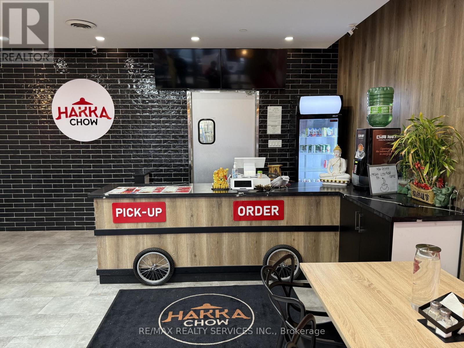 325 Max Becker Drive, Kitchener, Ontario  N2E 4H5 - Photo 5 - X12538452