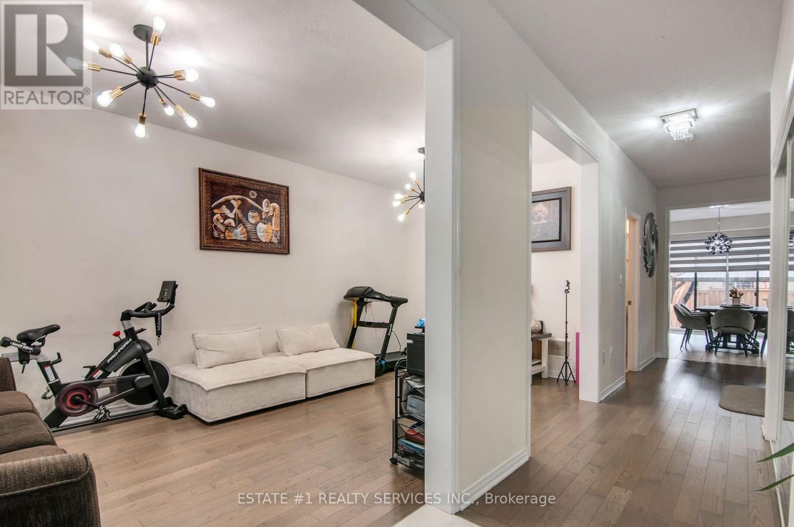 59 July Avenue, Hamilton, Ontario  L8J 0M4 - Photo 5 - X12538484