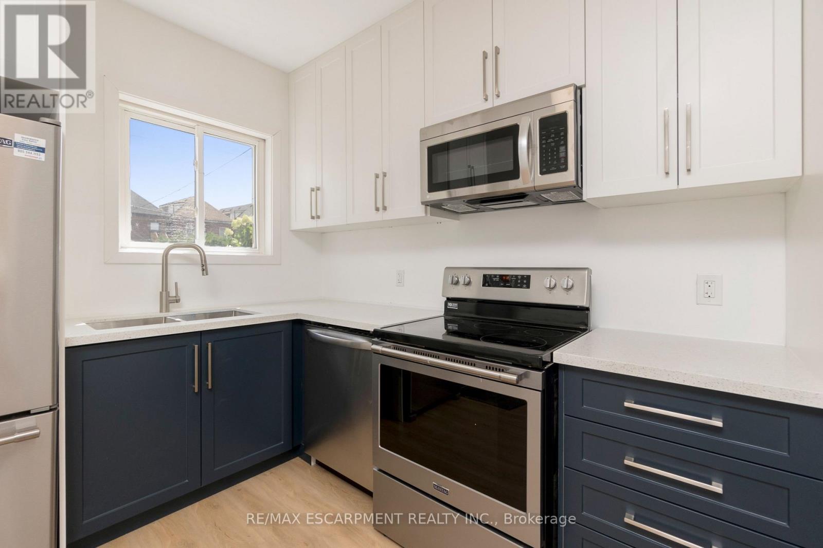 Upper - 48 Sherman Avenue N, Hamilton, Ontario  L8L 6L8 - Photo 11 - X12538506