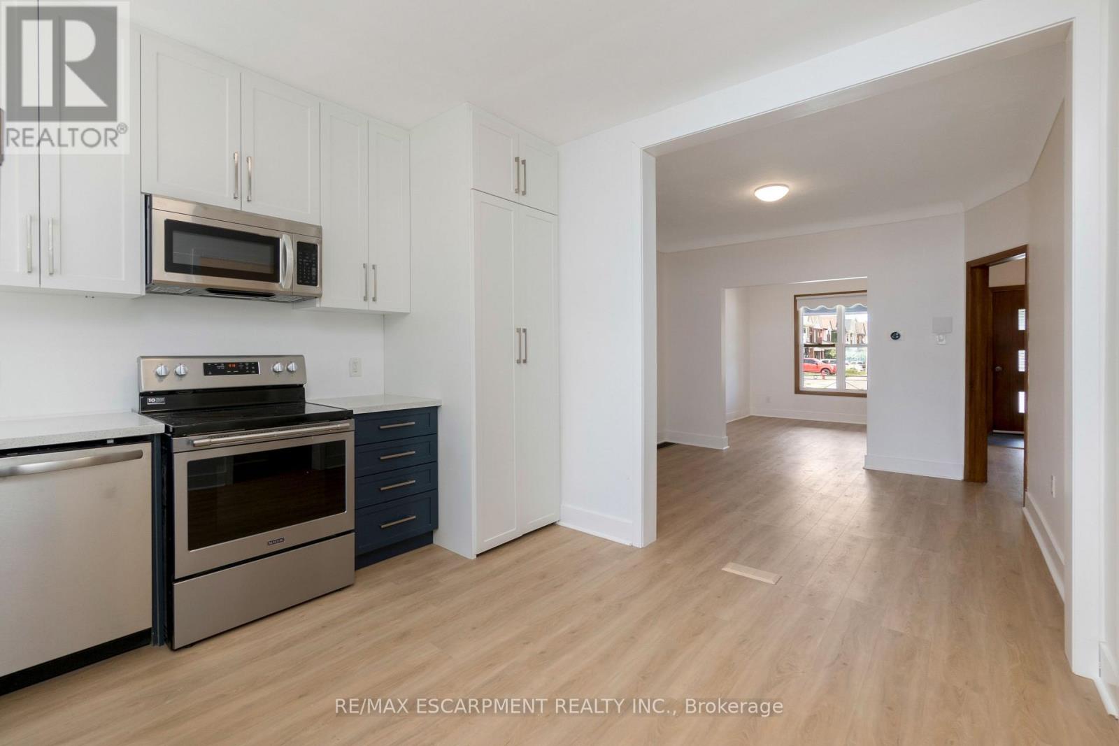 Upper - 48 Sherman Avenue N, Hamilton, Ontario  L8L 6L8 - Photo 13 - X12538506