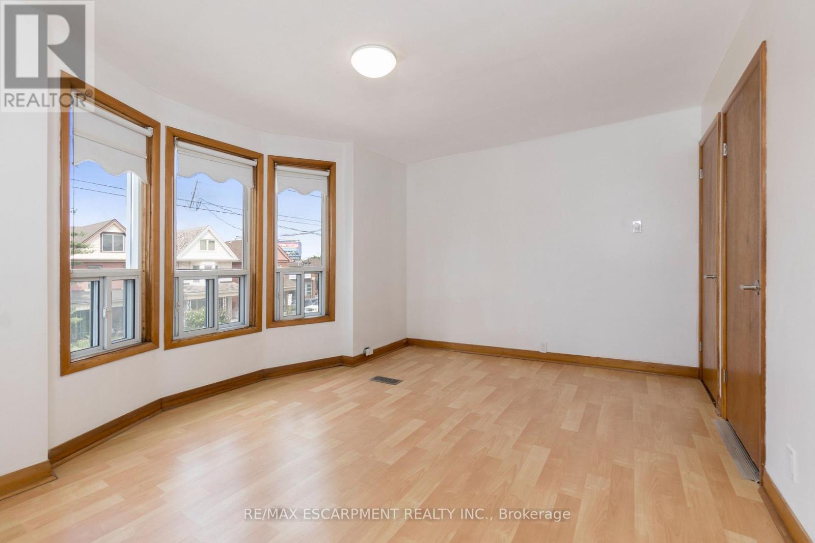 Upper - 48 Sherman Avenue N, Hamilton, Ontario  L8L 6L8 - Photo 24 - X12538506