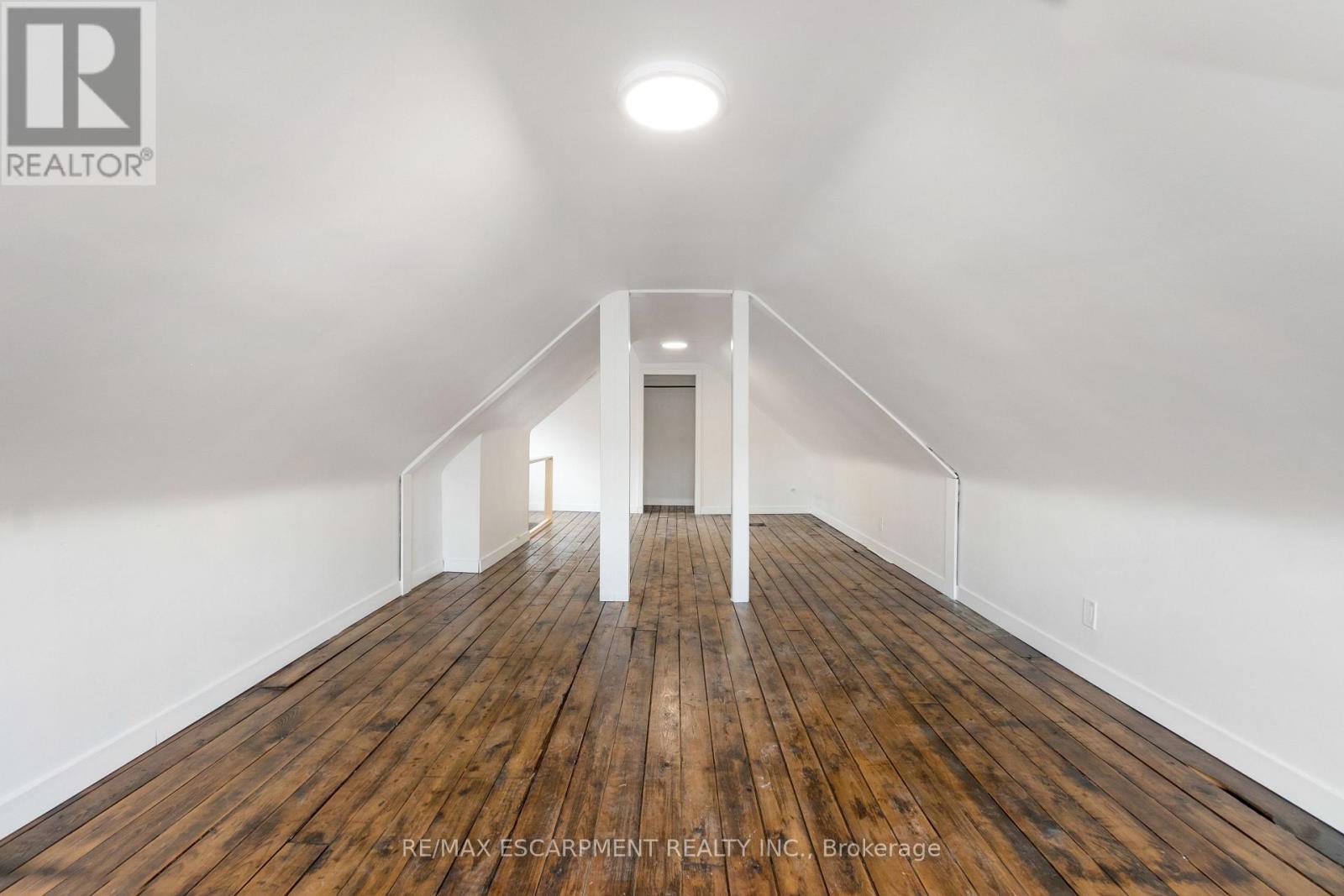 Upper - 48 Sherman Avenue N, Hamilton, Ontario  L8L 6L8 - Photo 26 - X12538506