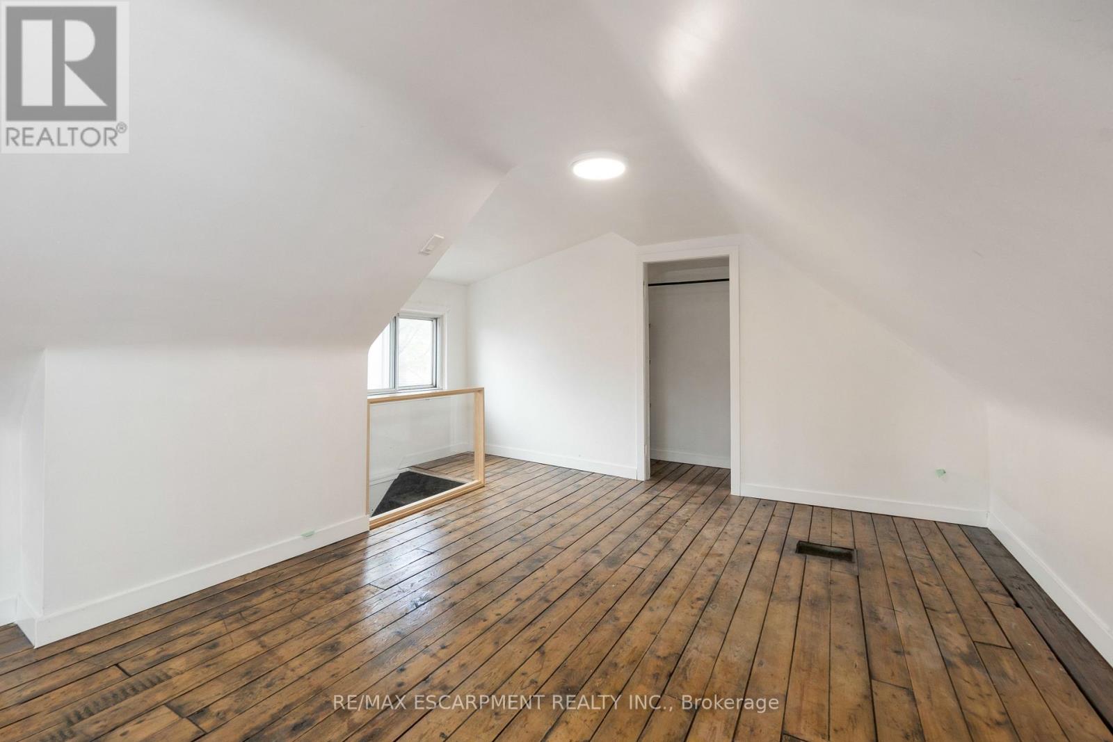 Upper - 48 Sherman Avenue N, Hamilton, Ontario  L8L 6L8 - Photo 27 - X12538506