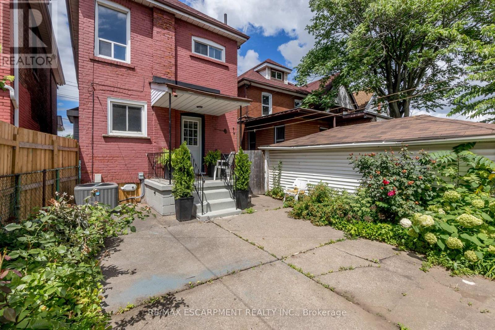 Upper - 48 Sherman Avenue N, Hamilton, Ontario  L8L 6L8 - Photo 28 - X12538506