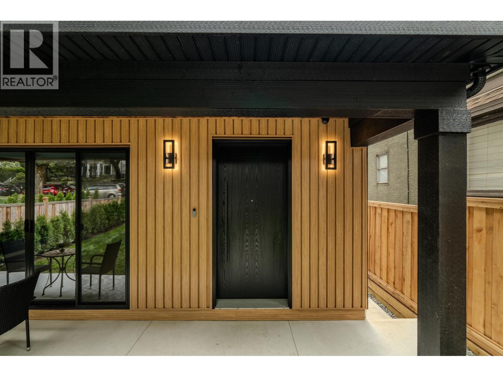 1 3576 E Pender Street, Vancouver, British Columbia  V5K 2E3 - Photo 2 - R3066525