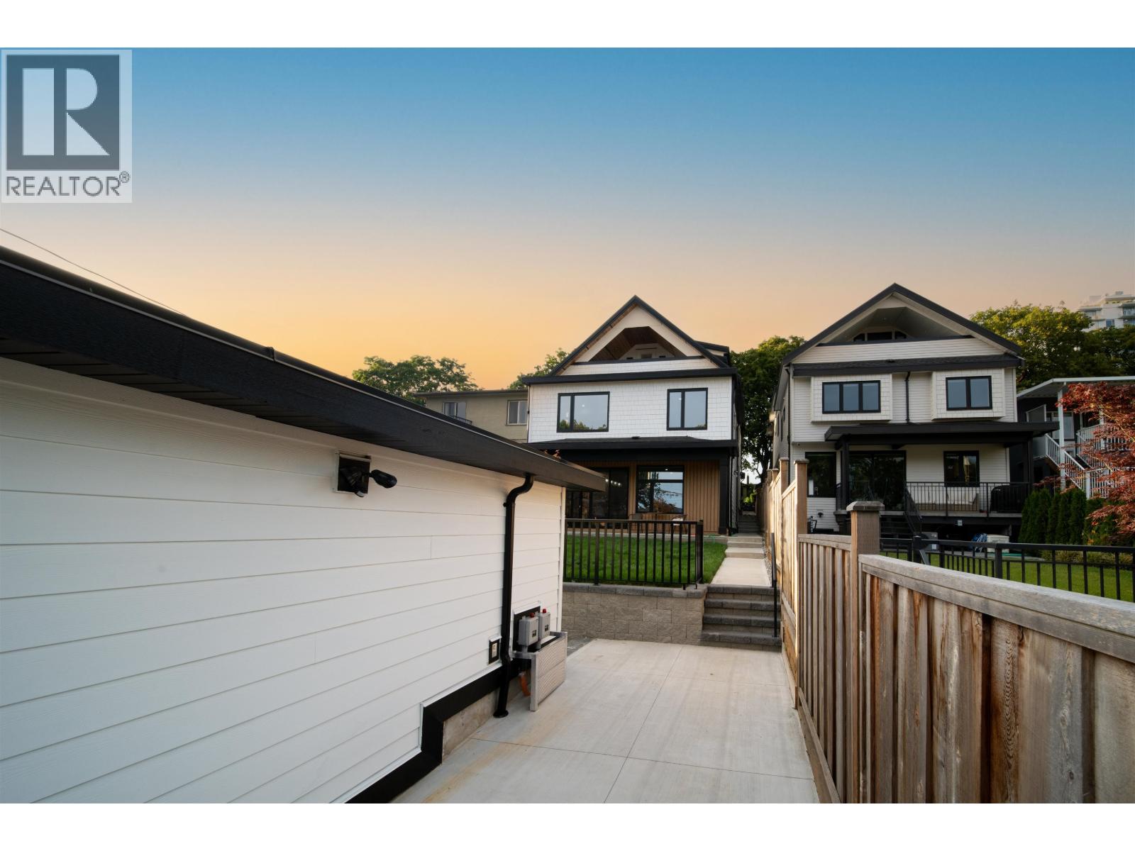 2 3576 E Pender Street, Vancouver, British Columbia  V5K 2E3 - Photo 36 - R3066526