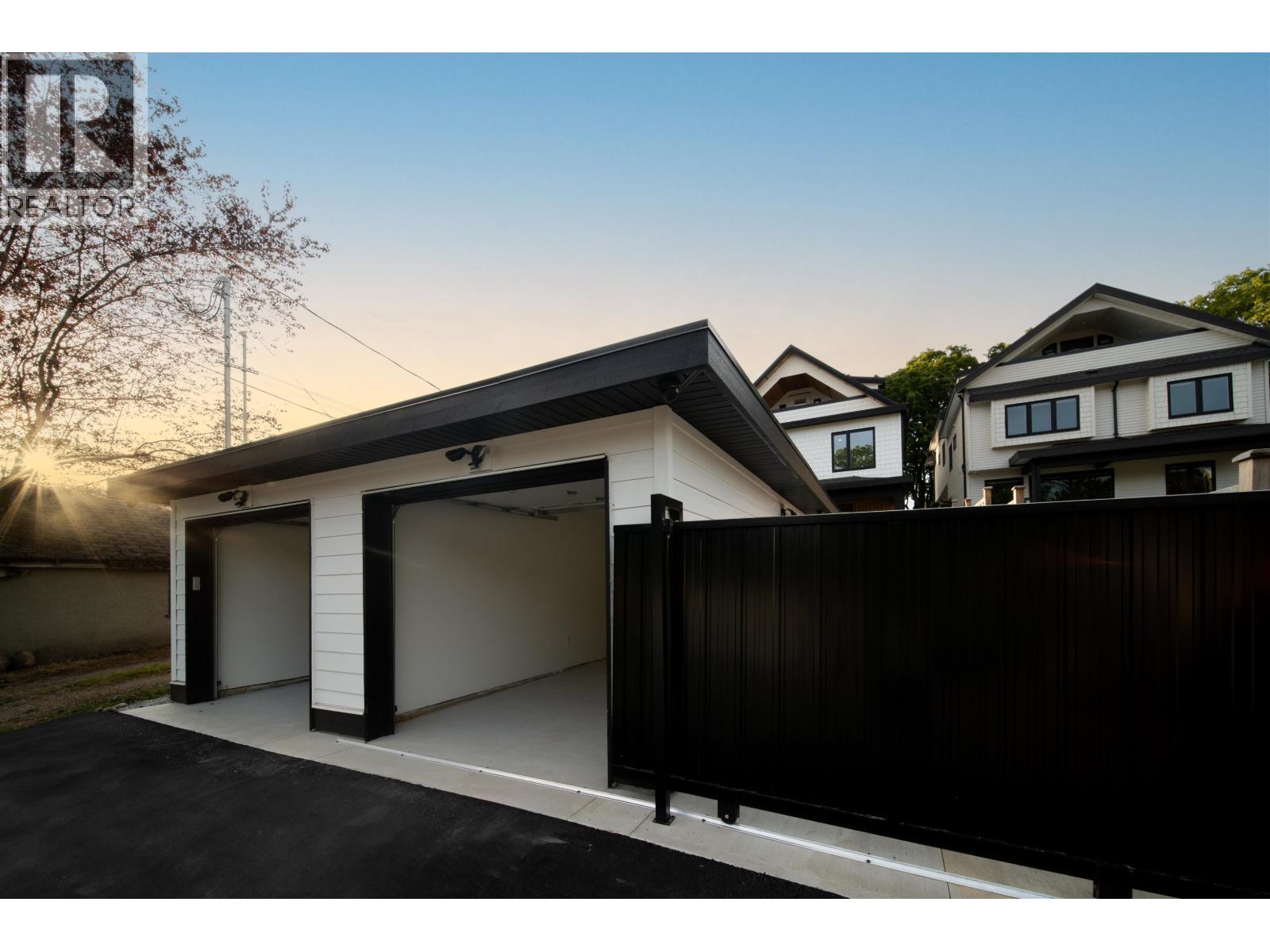 2 3576 E Pender Street, Vancouver, British Columbia  V5K 2E3 - Photo 37 - R3066526