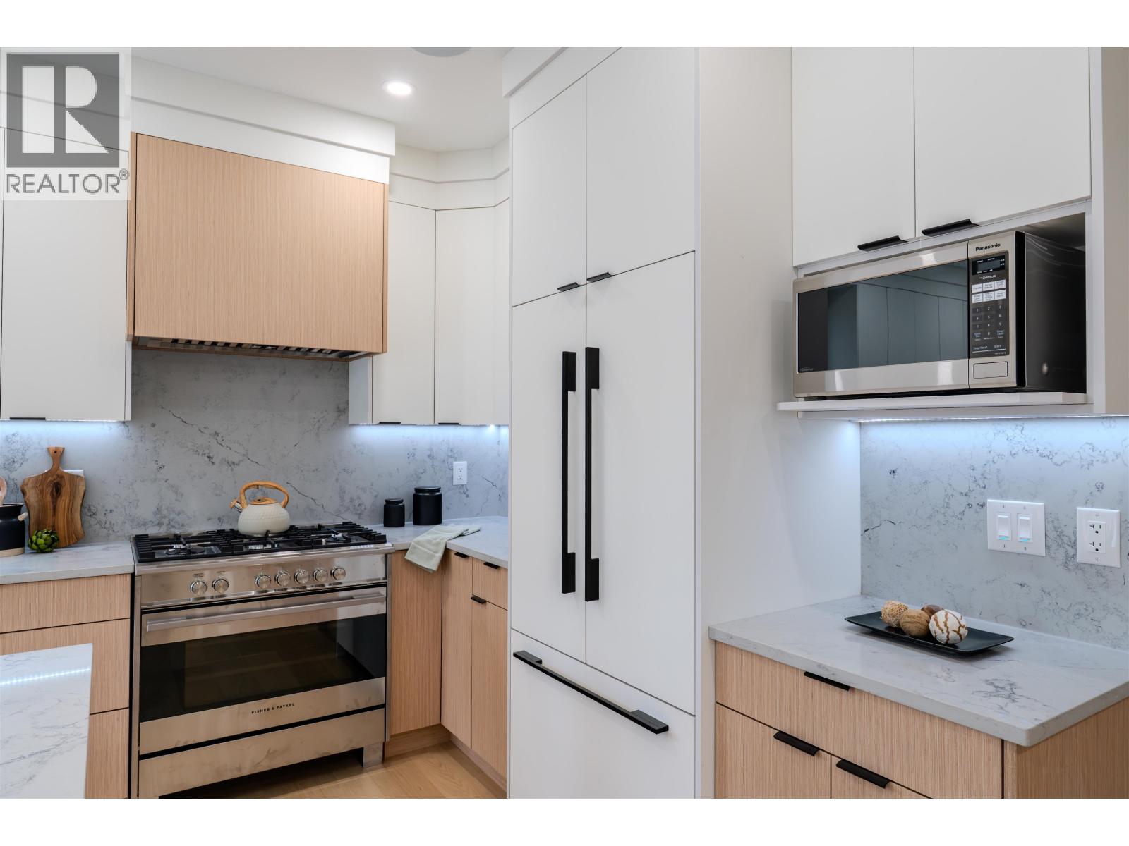 2 3576 E Pender Street, Vancouver, British Columbia  V5K 2E3 - Photo 11 - R3066526